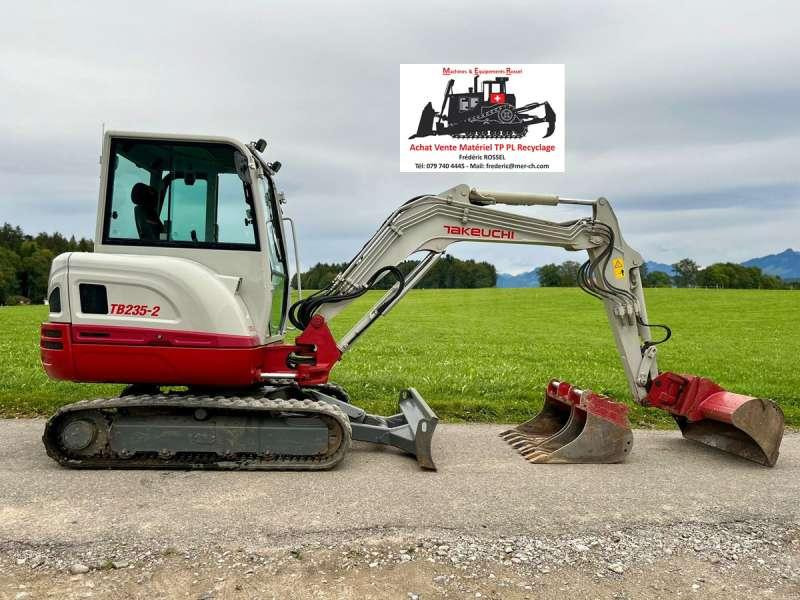 Takeuchi TB235-2 - Мини багер: снимка 1 Takeuchi TB235-2 - Мини багер: снимка 1