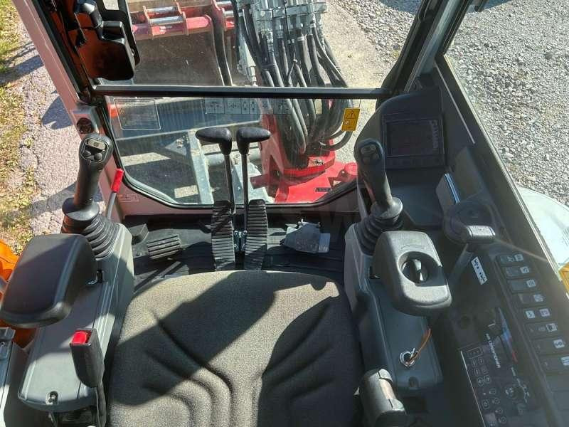 Takeuchi TB235-2 - Мини багер: снимка 4 Takeuchi TB235-2 - Мини багер: снимка 4