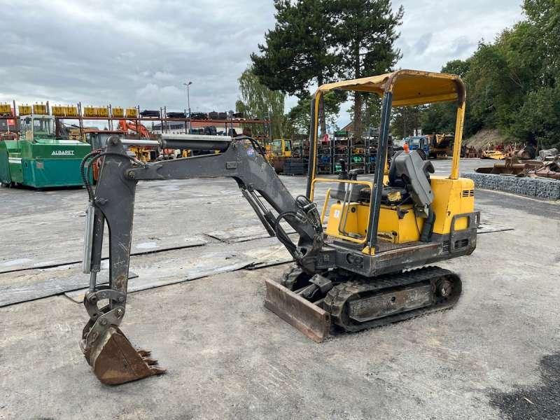 Volvo EB12 - Мини багер: снимка 3 Volvo EB12 - Мини багер: снимка 3