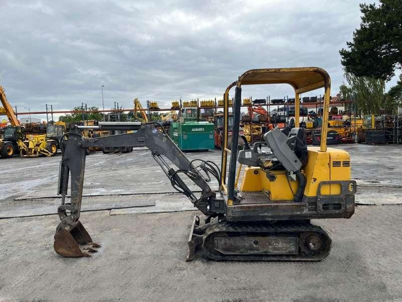 Volvo EB12 - Мини багер: снимка 4 Volvo EB12 - Мини багер: снимка 4