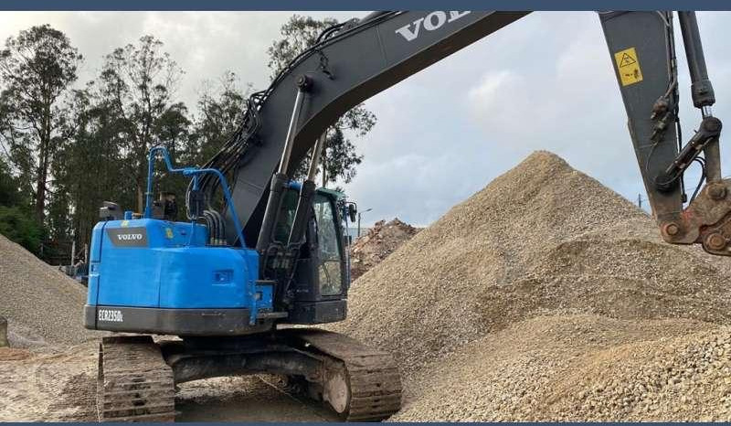 Volvo ECR235DL - Верижен багер: снимка 2 Volvo ECR235DL - Верижен багер: снимка 2