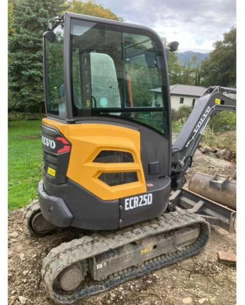 Volvo ECR25D - Мини багер: снимка 3 Volvo ECR25D - Мини багер: снимка 3