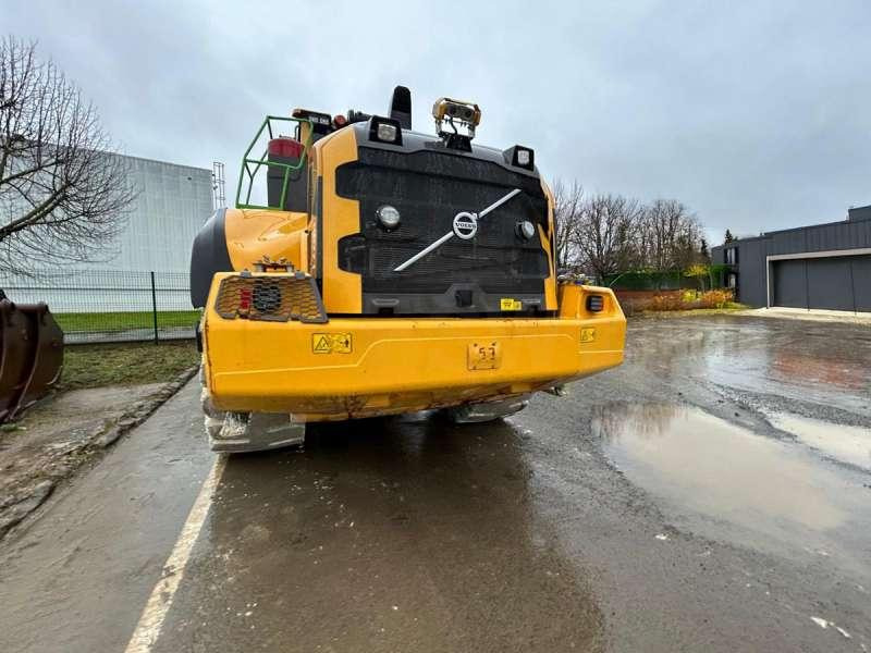 Колесен товарач Volvo L220H: снимка 14