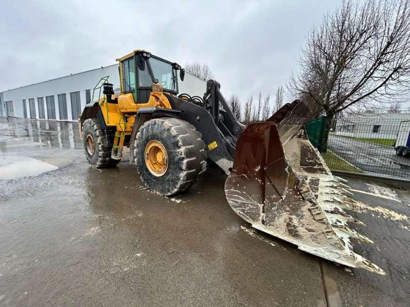 Volvo L220H - Колесен товарач: снимка 2 Volvo L220H - Колесен товарач: снимка 2