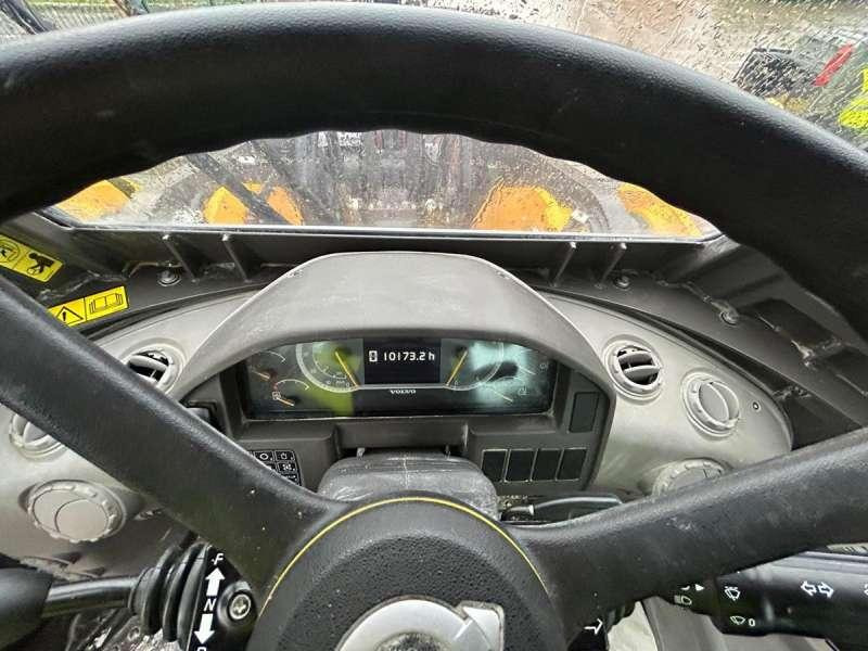 Колесен товарач Volvo L220H: снимка 36