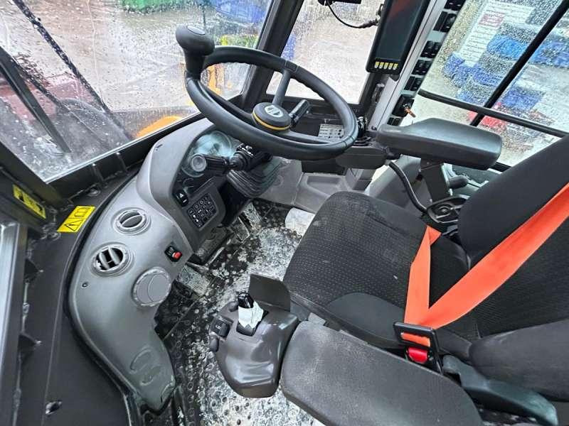 Колесен товарач Volvo L220H: снимка 34