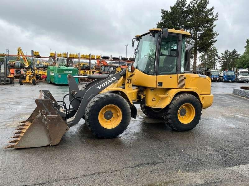 Volvo L30G - Колесен товарач: снимка 3 Volvo L30G - Колесен товарач: снимка 3