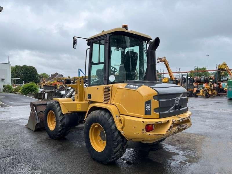 Volvo L30G - Колесен товарач: снимка 5 Volvo L30G - Колесен товарач: снимка 5
