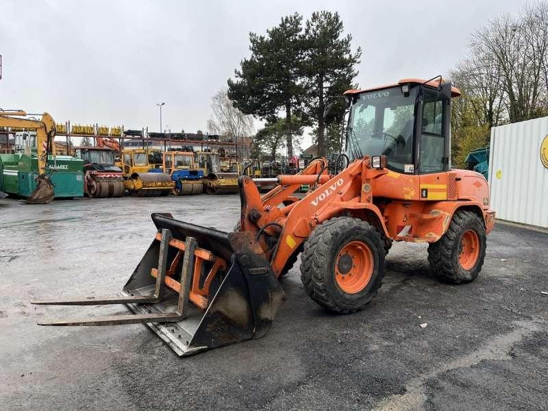 Volvo L30G - Колесен товарач: снимка 3 Volvo L30G - Колесен товарач: снимка 3