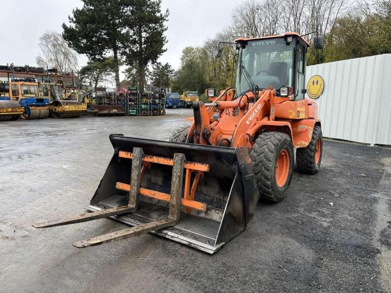 Volvo L30G - Колесен товарач: снимка 2 Volvo L30G - Колесен товарач: снимка 2