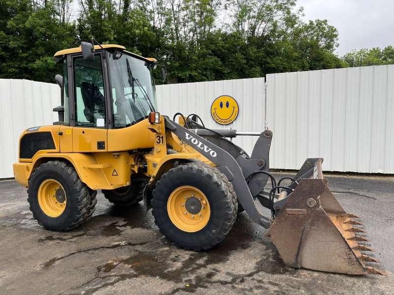 Volvo L30G - Колесен товарач: снимка 1 Volvo L30G - Колесен товарач: снимка 1