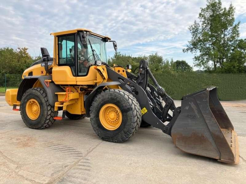 Volvo L90H - Колесен товарач: снимка 1 Volvo L90H - Колесен товарач: снимка 1