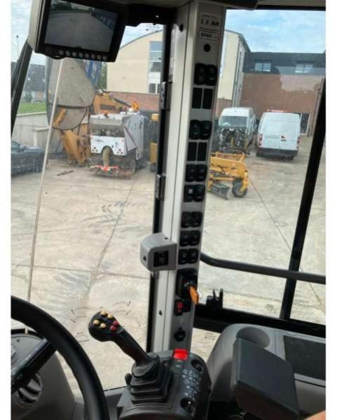 Колесен товарач Volvo L90H: снимка 11
