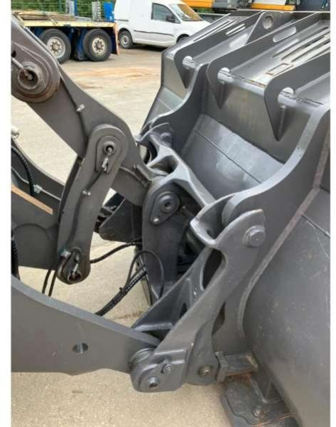 Колесен товарач Volvo L90H: снимка 14