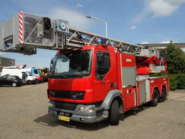 DAF LF 55.250 METZ 30 meter - Пожарна кола: снимка 2 DAF LF 55.250 METZ 30 meter - Пожарна кола: снимка 2