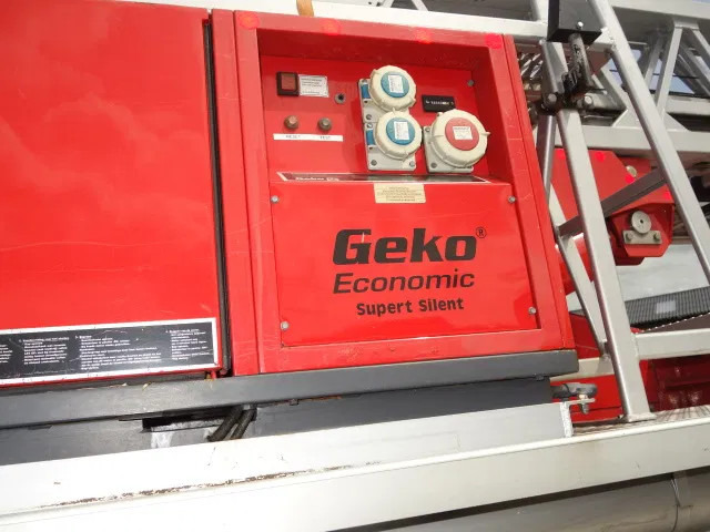 Пожарна кола DAF LF 55.250 METZ 30 meter: снимка 19