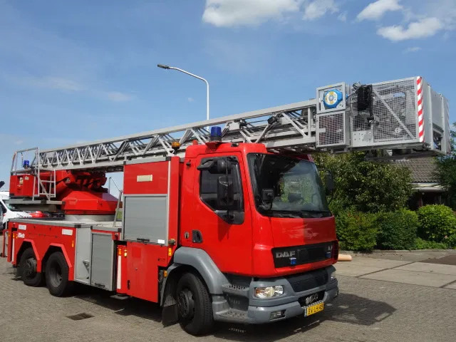 DAF LF 250 METZ 30 meter - Камион: снимка 2 DAF LF 250 METZ 30 meter - Камион: снимка 2
