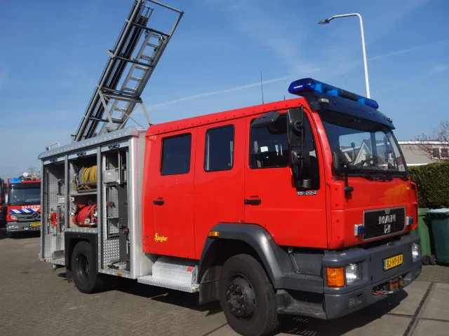 MAN 15 224-with winch 2500liter tank manual gearbox ,ziegler pomp - Пожарна кола: снимка 1 MAN 15 224-with winch 2500liter tank manual gearbox ,ziegler pomp - Пожарна кола: снимка 1