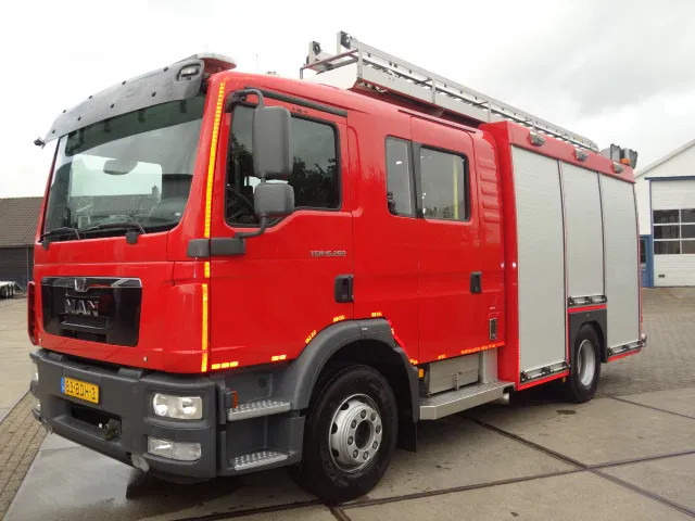 MAN TGM 15.250 FIRE TRUCK,2000 LITER TANK, FOAM TANK, AIRCO - Пожарна кола: снимка 2 MAN TGM 15.250 FIRE TRUCK,2000 LITER TANK, FOAM TANK, AIRCO - Пожарна кола: снимка 2