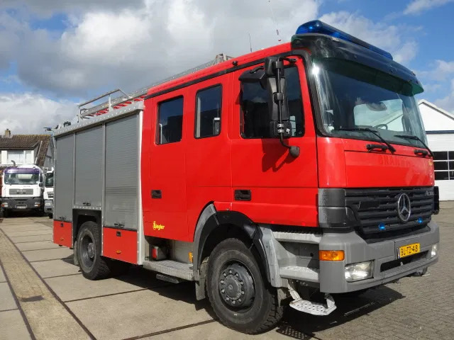Mercedes-Benz Actros 1831 4X4 ZIEGLER BOMBEROS POMP,2500 L TANK - Пожарна кола: снимка 2 Mercedes-Benz Actros 1831 4X4 ZIEGLER BOMBEROS POMP,2500 L TANK - Пожарна кола: снимка 2
