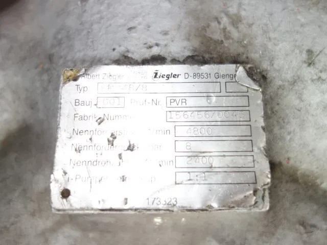 Пожарна кола Mercedes-Benz Actros 1831 4X4 ZIEGLER BOMBEROS POMP,2500 L TANK: снимка 18 Пожарна кола Mercedes-Benz Actros 1831 4X4 ZIEGLER BOMBEROS POMP,2500 L TANK: снимка 18