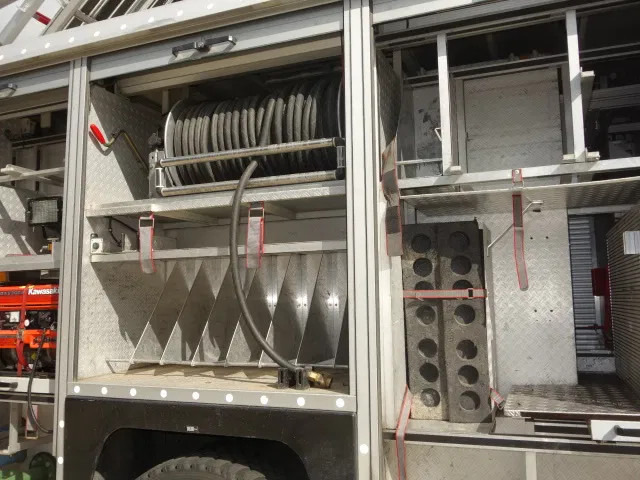 Пожарна кола Mercedes-Benz Actros 1831 4X4 ZIEGLER BOMBEROS POMP,2500 L TANK: снимка 6 Пожарна кола Mercedes-Benz Actros 1831 4X4 ZIEGLER BOMBEROS POMP,2500 L TANK: снимка 6