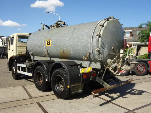 Mercedes-Benz MB 2222 6X4 WATERTANKER WITH PUMP - Камион цистерна: снимка 3 Mercedes-Benz MB 2222 6X4 WATERTANKER WITH PUMP - Камион цистерна: снимка 3