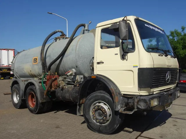 Mercedes-Benz MB 2222 6X4 WATERTANKER WITH PUMP - Камион цистерна: снимка 1 Mercedes-Benz MB 2222 6X4 WATERTANKER WITH PUMP - Камион цистерна: снимка 1
