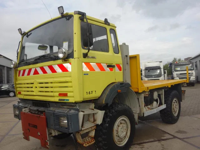 Renault TRM 4X4 MET HYDROLIEKAANSLUITING VOOR BUMPER - Камион фургон: снимка 2 Renault TRM 4X4 MET HYDROLIEKAANSLUITING VOOR BUMPER - Камион фургон: снимка 2