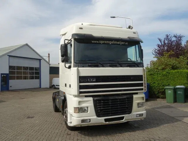 DAF XF 430 EURO3 MANAULE GEAR - Влекач: снимка 1 DAF XF 430 EURO3 MANAULE GEAR - Влекач: снимка 1