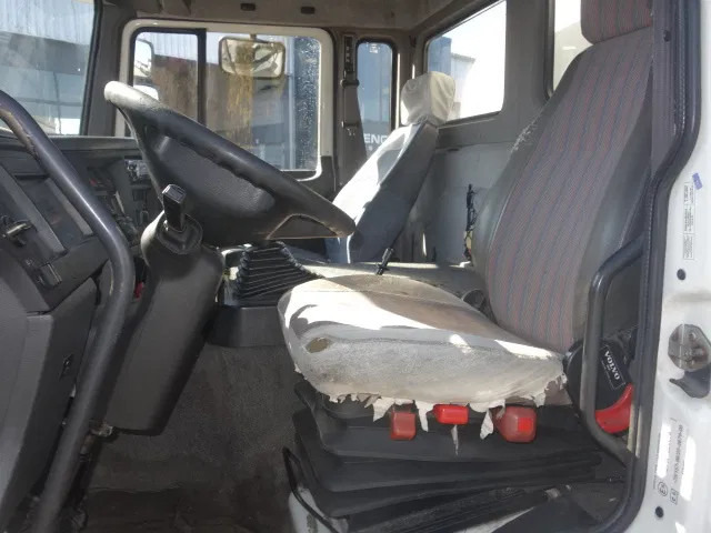 Камион цистерна Volvo FL 240 220PK 12000 LITER STEELSPRINGS: снимка 11 Камион цистерна Volvo FL 240 220PK 12000 LITER STEELSPRINGS: снимка 11