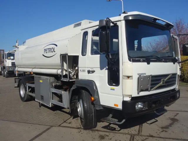 Volvo FL 240 220PK 12000 LITER STEELSPRINGS - Камион цистерна: снимка 1 Volvo FL 240 220PK 12000 LITER STEELSPRINGS - Камион цистерна: снимка 1