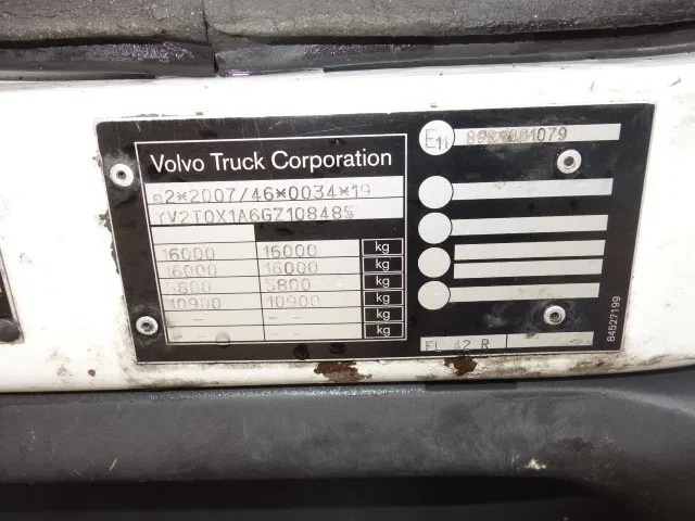 Volvo FL FL250 isothermic box - Камион фургон: снимка 3 Volvo FL FL250 isothermic box - Камион фургон: снимка 3