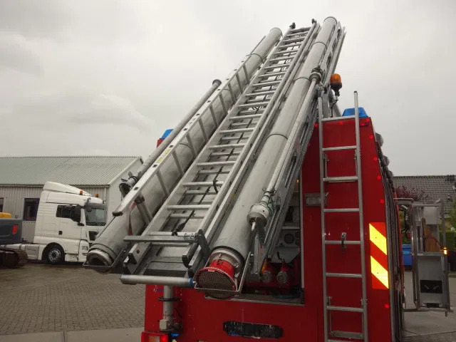 Volvo FM 10 330 pk 2000 LITER WATER TANK KRONEBURGPUMP - Пожарна кола: снимка 5 Volvo FM 10 330 pk 2000 LITER WATER TANK KRONEBURGPUMP - Пожарна кола: снимка 5