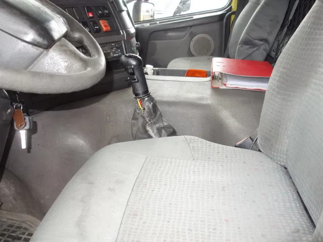 Volvo FM 12 18500liter tank,AIRCO,MANUAL GEARBOX - Камион цистерна: снимка 3 Volvo FM 12 18500liter tank,AIRCO,MANUAL GEARBOX - Камион цистерна: снимка 3