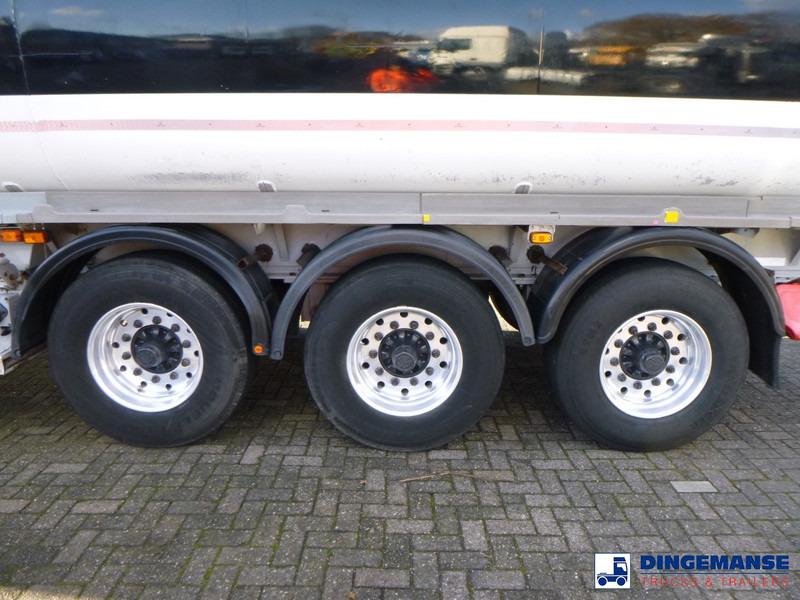Crane Fruehauf Fuel tank alu 40.4 m3 / 6 comp - Полуремарке цистерна: снимка 5 Crane Fruehauf Fuel tank alu 40.4 m3 / 6 comp - Полуремарке цистерна: снимка 5