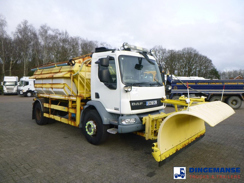 DAF LF 55.220 4X2 RHD salt spreader / gritter - Снегорин: снимка 2 DAF LF 55.220 4X2 RHD salt spreader / gritter - Снегорин: снимка 2