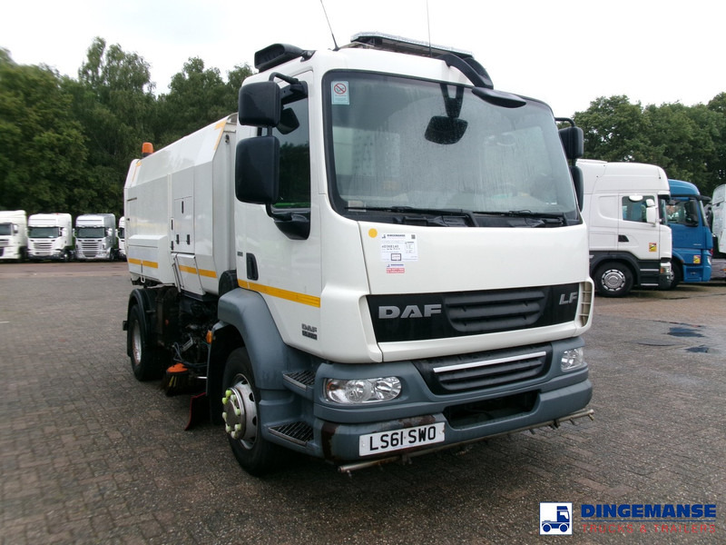 DAF LF 55.220 4x2 Scarab sweeper - Мотометачна машина: снимка 2 DAF LF 55.220 4x2 Scarab sweeper - Мотометачна машина: снимка 2