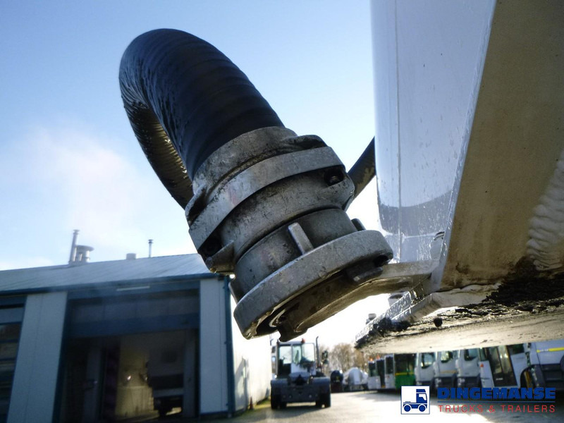 Полуремарке цистерна Feldbinder Powder tank alu 36 m3 / 1 comp: снимка 11 Полуремарке цистерна Feldbinder Powder tank alu 36 m3 / 1 comp: снимка 11