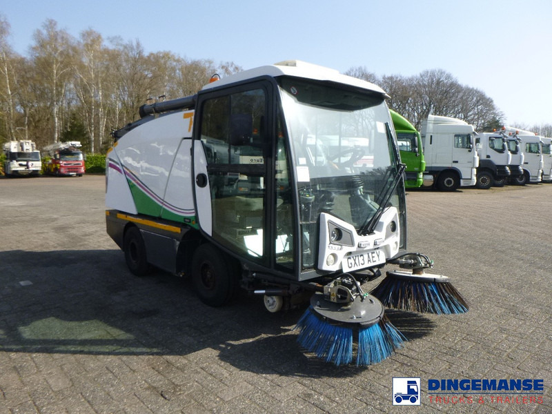 Johnston C202 compact street sweeper - Мотометачна машина: снимка 2 Johnston C202 compact street sweeper - Мотометачна машина: снимка 2