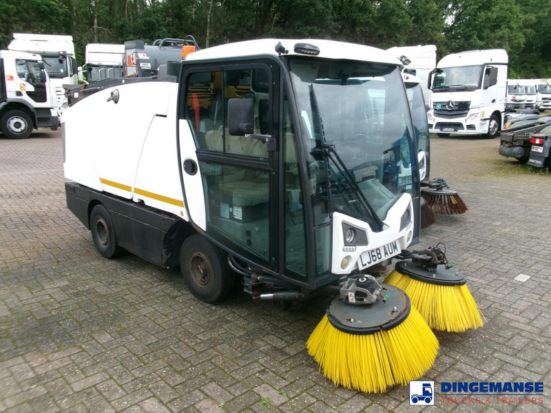 Johnston C202 compact street sweeper - Мотометачна машина: снимка 2 Johnston C202 compact street sweeper - Мотометачна машина: снимка 2