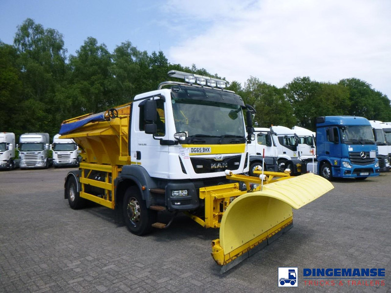 MAN TGM 18.290 4X4 RHD gritter / snow plough - Снегорин: снимка 2 MAN TGM 18.290 4X4 RHD gritter / snow plough - Снегорин: снимка 2