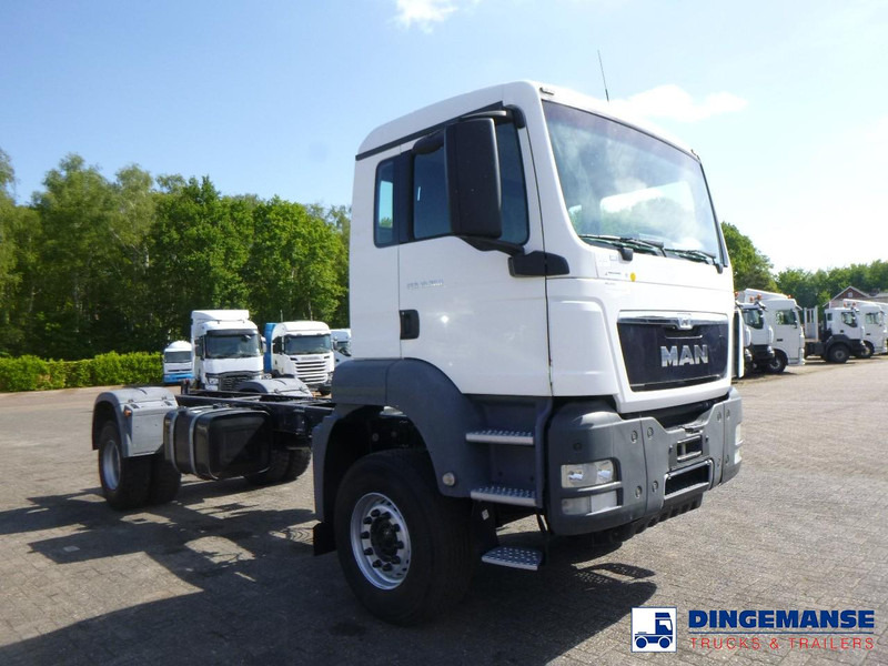 MAN TGS 19.360 4X2 BBS manual Euro 2 chassis + PTO - Шаси кабина: снимка 2 MAN TGS 19.360 4X2 BBS manual Euro 2 chassis + PTO - Шаси кабина: снимка 2