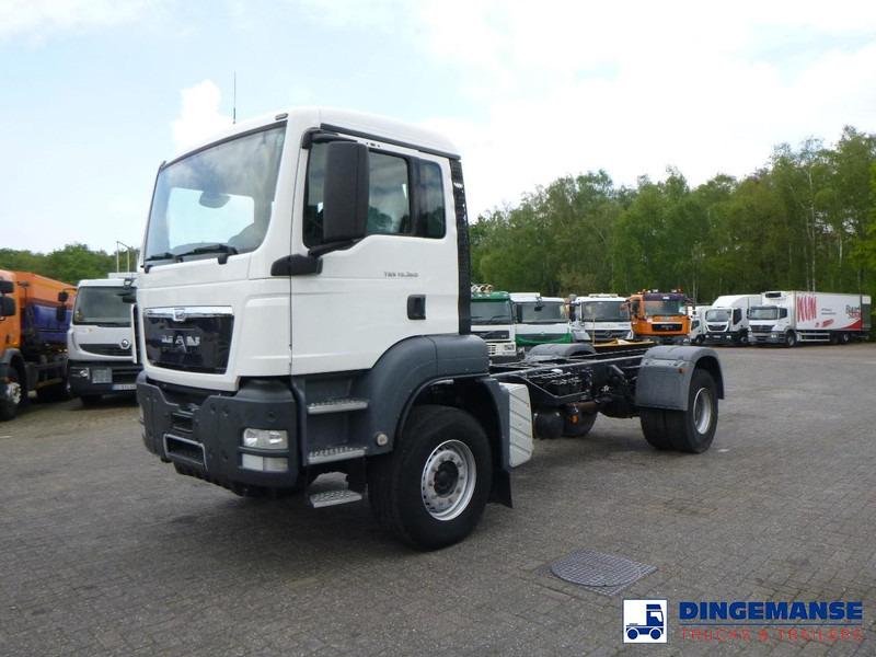 MAN TGS 19.360 4X2 BBS manual Euro 2 chassis + PTO - Шаси кабина: снимка 1 MAN TGS 19.360 4X2 BBS manual Euro 2 chassis + PTO - Шаси кабина: снимка 1