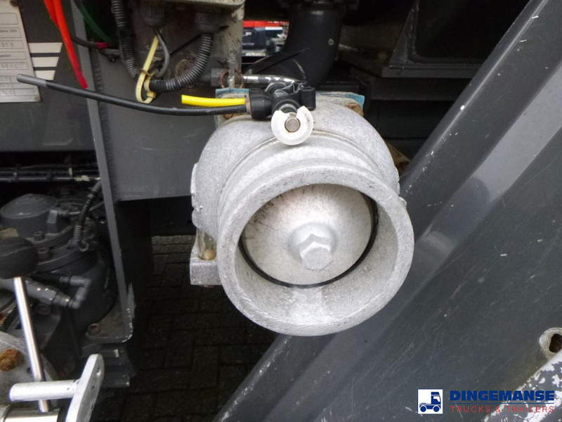 Камион цистерна MAN TGS 26.320 6X2 RHD fuel tank 20 m3 / 4 comp: снимка 12