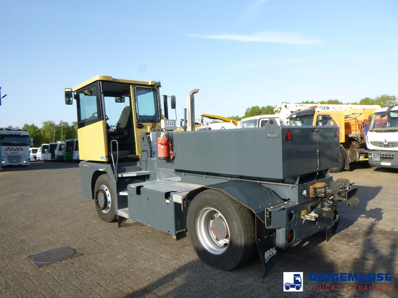 MOL RM 255 4X4 terminal drawbar tractor 150 ton - Терминален влекач: снимка 3 MOL RM 255 4X4 terminal drawbar tractor 150 ton - Терминален влекач: снимка 3