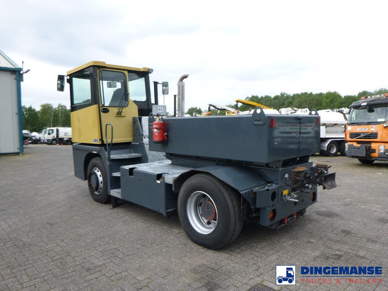 MOL RM 255 4X4 terminal drawbar tractor 150 ton - Терминален влекач: снимка 3 MOL RM 255 4X4 terminal drawbar tractor 150 ton - Терминален влекач: снимка 3
