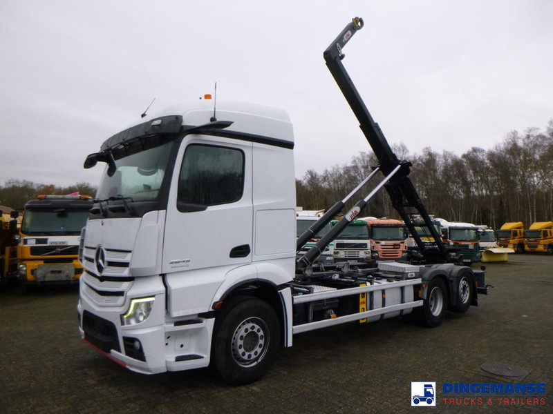 Mercedes-Benz Actros 2843 6x2 Hyva container hook 20t - Мултилифт с кука камион: снимка 1 Mercedes-Benz Actros 2843 6x2 Hyva container hook 20t - Мултилифт с кука камион: снимка 1