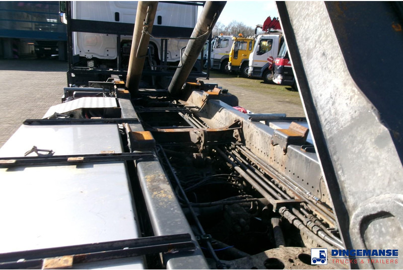 Лизинг на Mercedes-Benz Antos 2543 6x2 Euro 6 Marrel container hook 18t Mercedes-Benz Antos 2543 6x2 Euro 6 Marrel container hook 18t: снимка 17