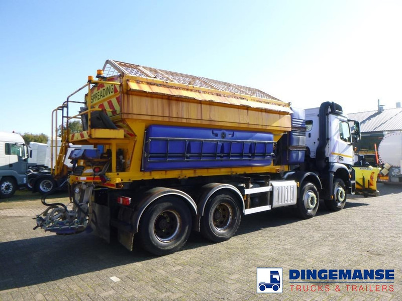 Mercedes-Benz Arocs 3240 8x4 RHD Schmidt snow plough / gritter - Снегорин: снимка 4 Mercedes-Benz Arocs 3240 8x4 RHD Schmidt snow plough / gritter - Снегорин: снимка 4